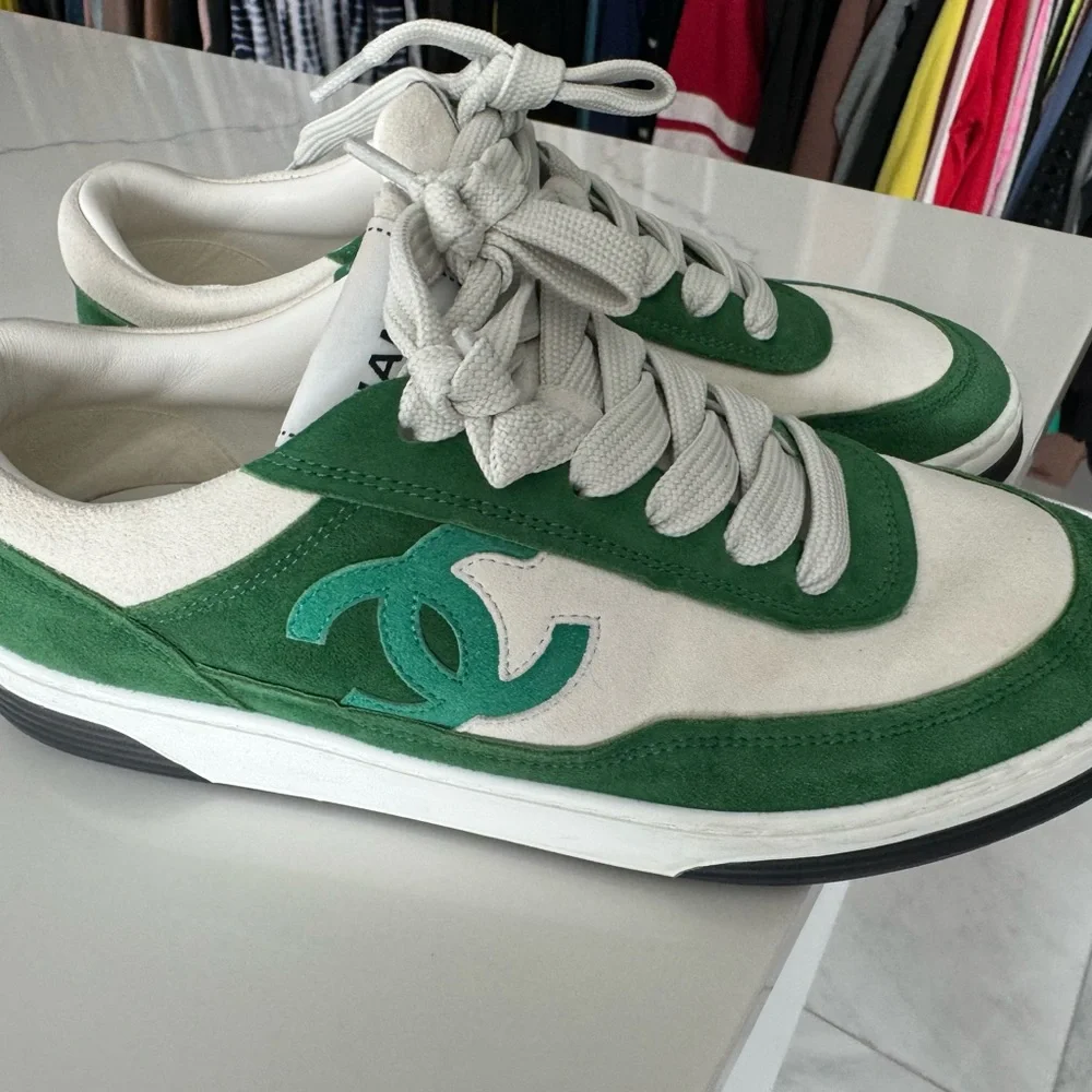 Chanel 2023 sneakers - Picture 2 of 6